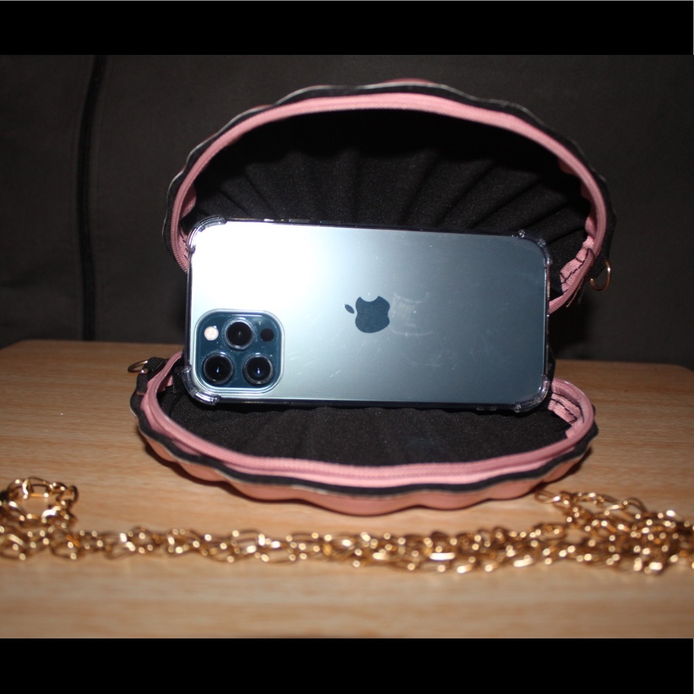 Shell Purse - Picture 4 of 7